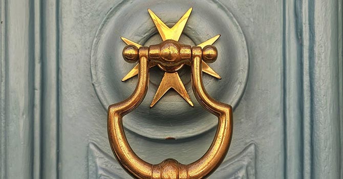 About Compass knocker